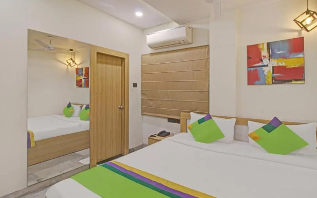 CAPITAL O64642 Hotel The Boss