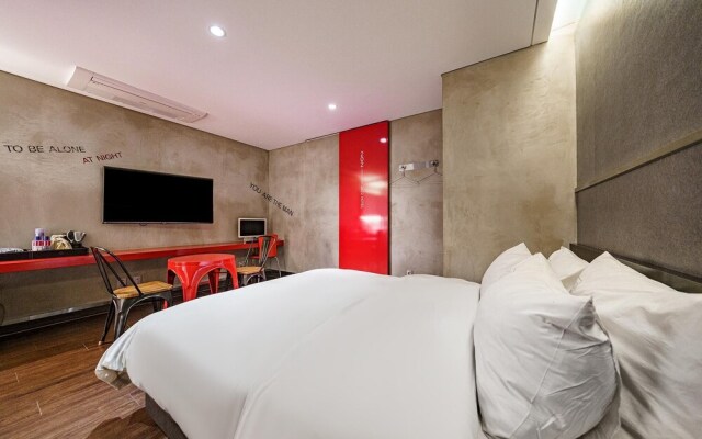 Moor Hotel by Aank Mokpo