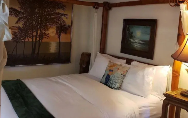 Kaleialoha #115 1 Bedroom 1 Bathroom Condo by Redawning