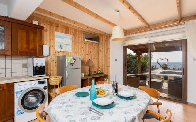 Villa Beach Heaven in Pomos