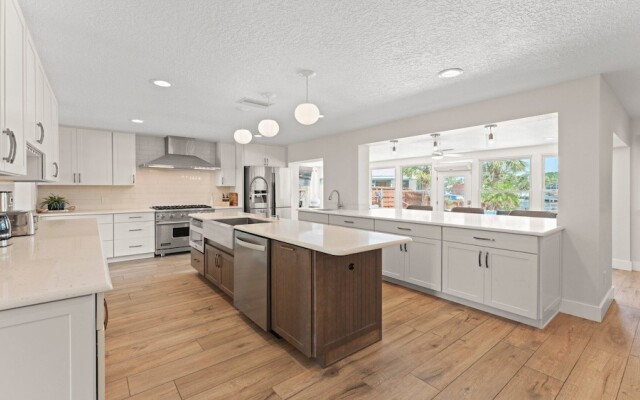 931 S 4th Street