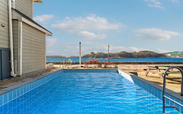 Daebudo Atiko Dokchae Pool Villa