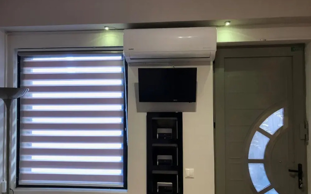 Lemon Tree Suites Near ATH Airport