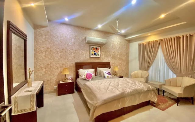 2Bedroom BahriaTown-Manzar Holiday Homes