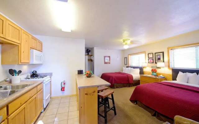 Thunderbird Lodge