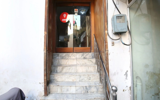 OYO 11318 Hotel Shagun