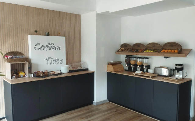 Brit Hotel L'Arrivée Guingamp