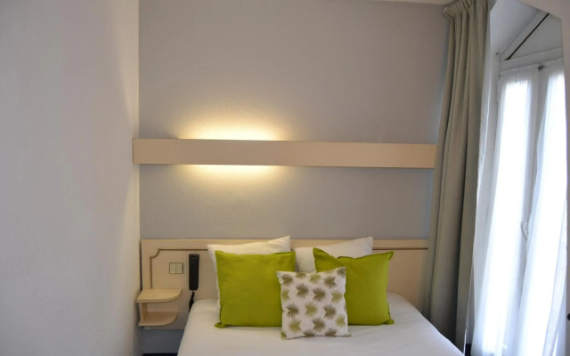 Hotel Notre- Dame de France