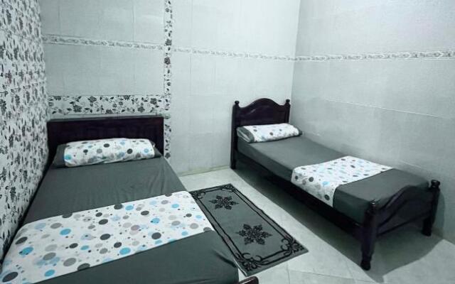 Seaside View: Enjoy Sunsets at fully equipped Apt.
