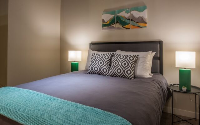 Bright Apartments on Allegheny River