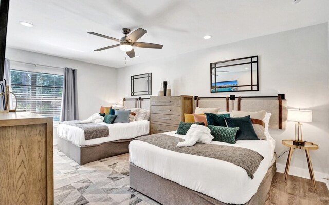 7 Br Home with Pool Gameroom & Soccer