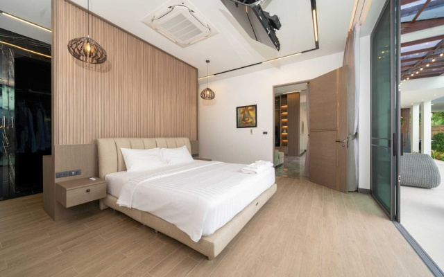 Baan Don 3 BR Pool Villa near Layan