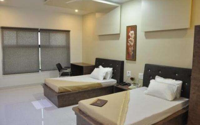 Hotel Shriji Resorts