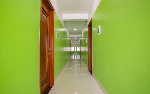 Lucky Hotel by OYO Rooms