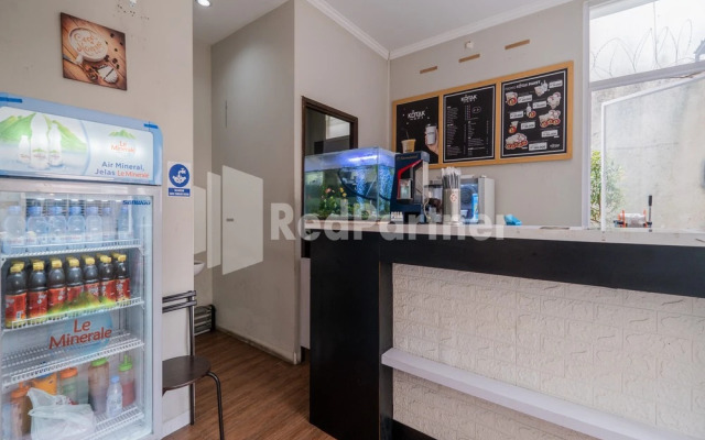 Palm Eight RedPartner