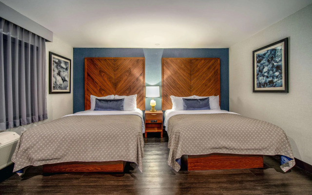818 Hotel + Pool, an Ascend Hotel Collection Member