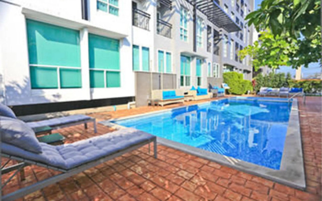 Crystal Suites Suvarnabhumi Airport