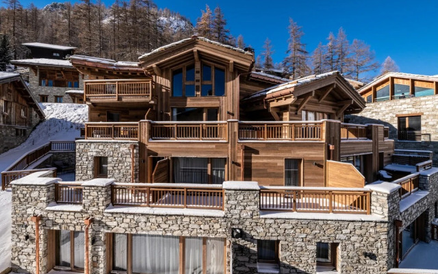Alaska Lodge by Alpine resorts