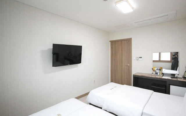 Golden Park Hotel