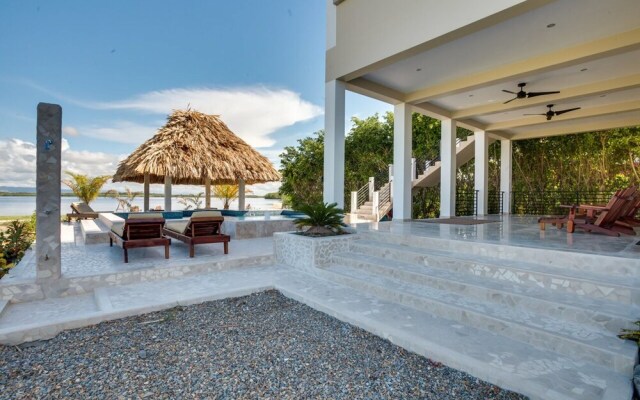 Villa Laguna Gecko