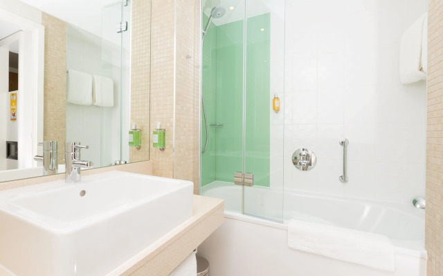 Holiday Inn Manchester-Media City UK by IHG