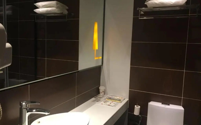 IU Hotel Beijing Life Science Park Station