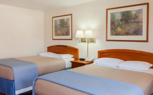 Days Inn Castaic Six Flags Magic Mountain