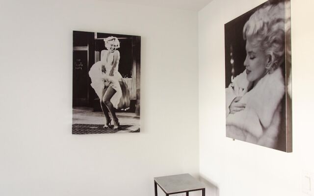 Hollywood VIP Suite on Sunset