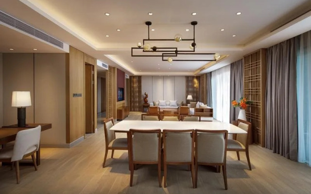 La Fountain Hotel  Resort