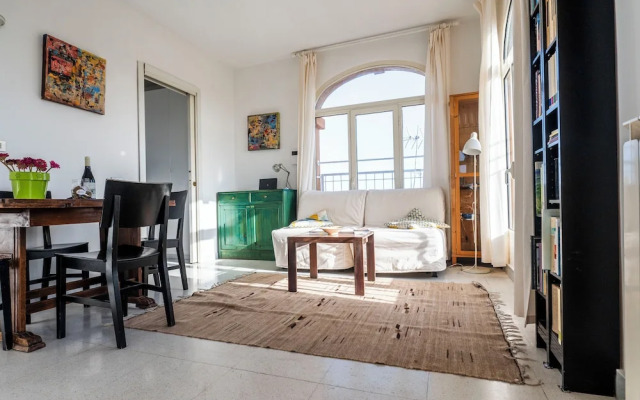 St. John Basilica Lovely Tower Apartment