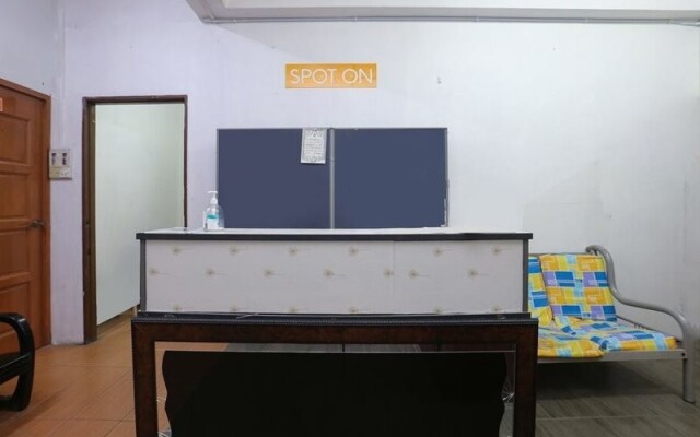 SPOT ON 89755 D&d Budget Inn