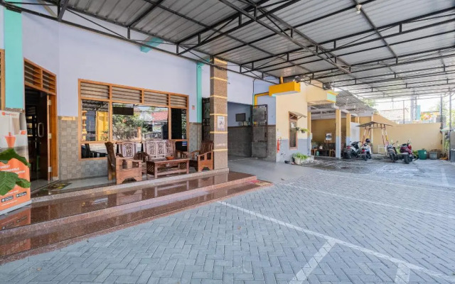 RedDoorz Syariah near Alun Alun Bojonegoro