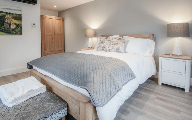 The Sleeping Giant - Pen Y Cae Inn