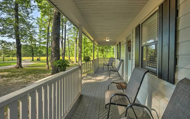 Peaceful Broken Bow Cottage w/ Fire Pit!