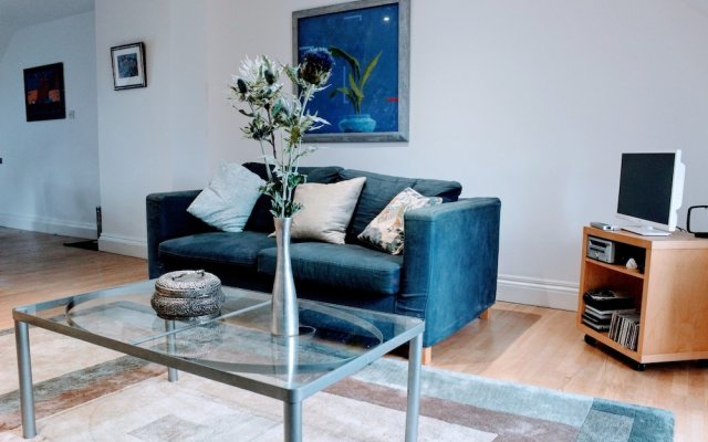 1 Bedroom Penthouse Apartment On Royal Mile