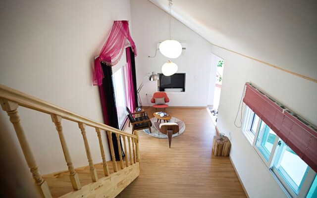 Gapyeong Rowa River View Pension