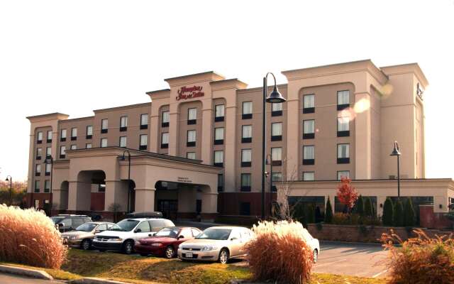 Hampton Inn & Suites by Hilton Laval