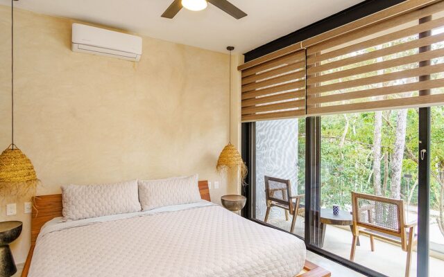 Magazine-worthy Villa Ponderosa with Private Pool & Gated Area