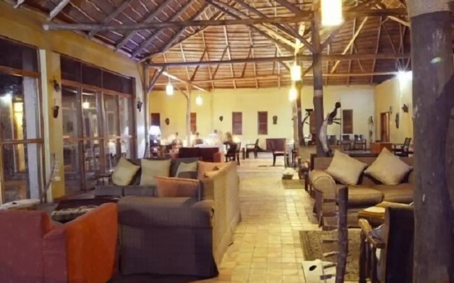 Ihamba Lakeside Safari Lodge