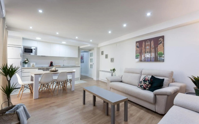 Apartamentos Reina Isabel