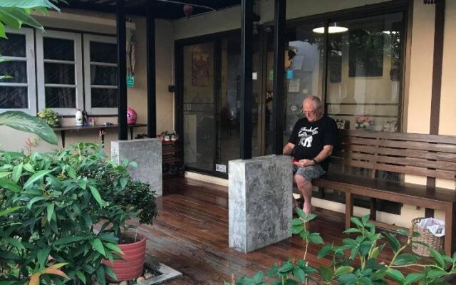 Mon Lodge & Yoga Donmuang