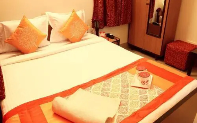 Amit Hotel by OYO Rooms