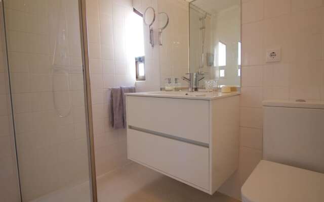 Horta do Mar 6 by Lightbooking