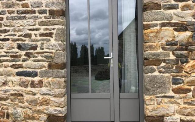 Chambre indépendante au Manoir de la Célinais côté jardin