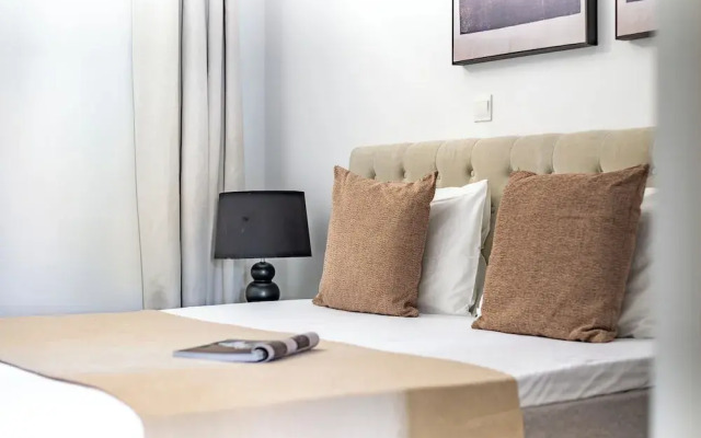 Sanders River Plaza - Neat 2 Bedroom Apt With Balcony