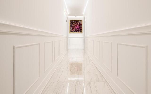 Flos Luxury Rooms