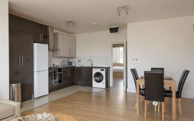 Luxurious 2 Bed Apartment in Central Bedford