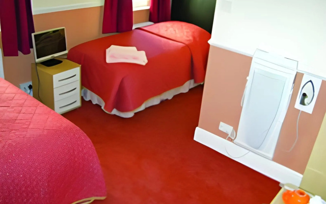 Adelphi Hotel