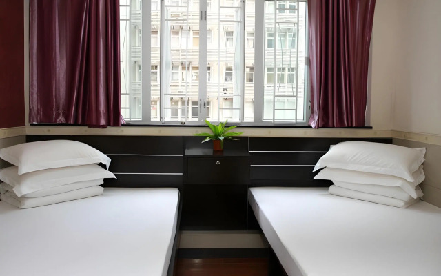 ZEN Rooms National Court