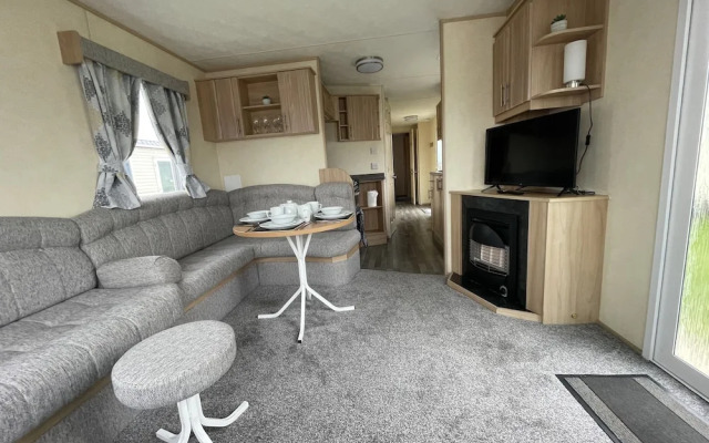 3-bed Caravan in Walton on the Naze